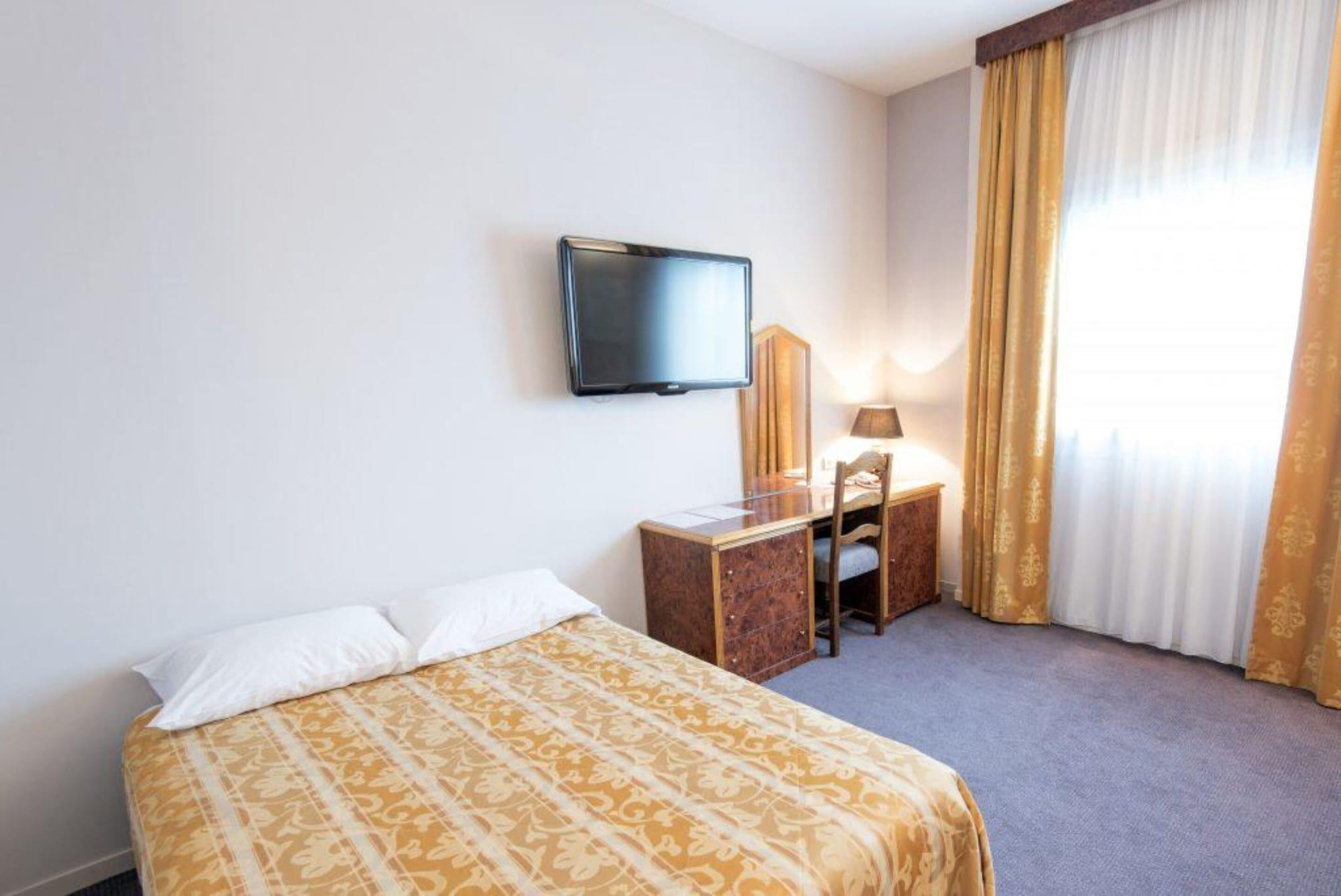 Le Manoir Hotel Orchies Екстериор снимка