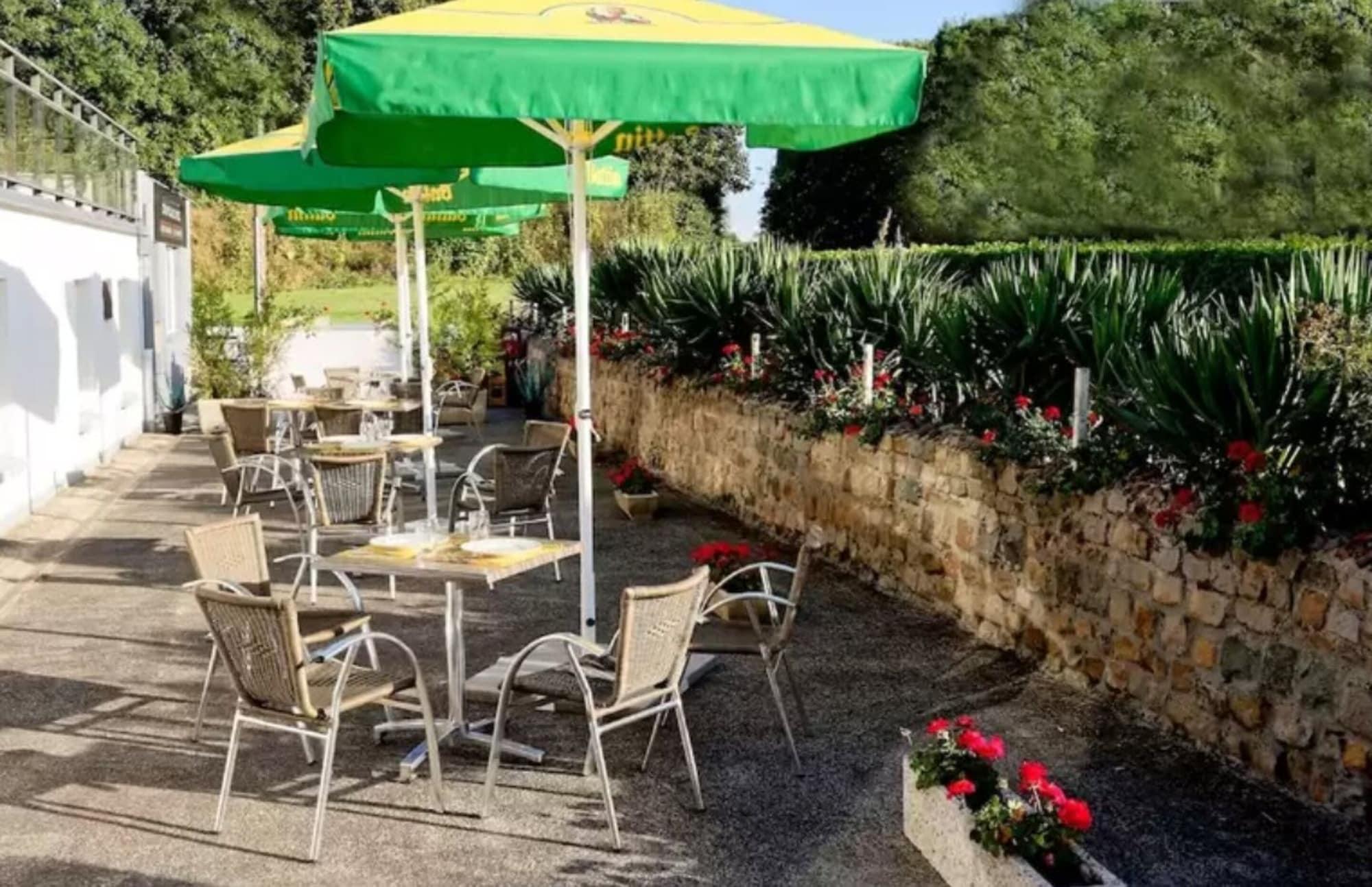 Le Manoir Hotel Orchies Екстериор снимка