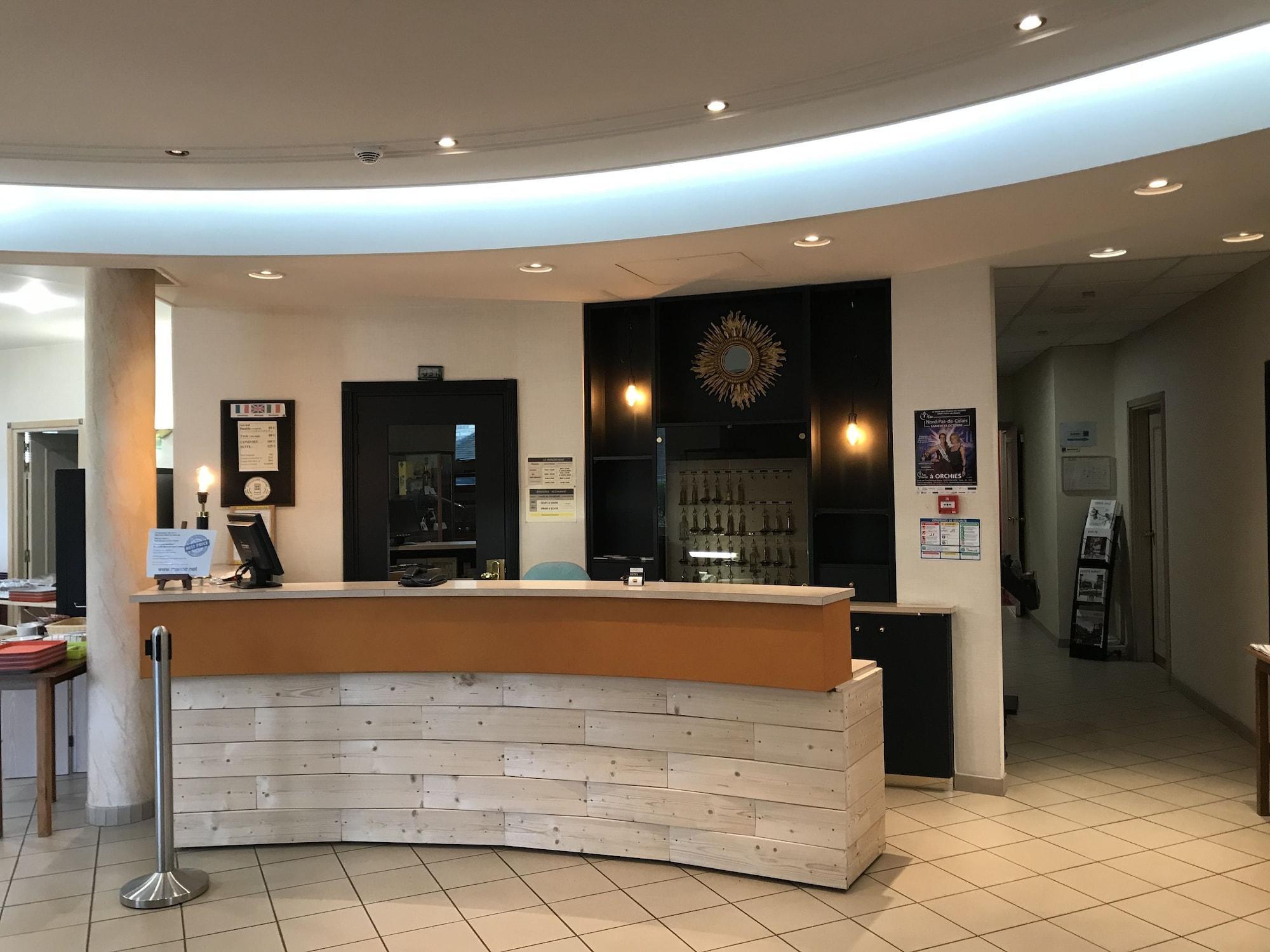 Le Manoir Hotel Orchies Екстериор снимка